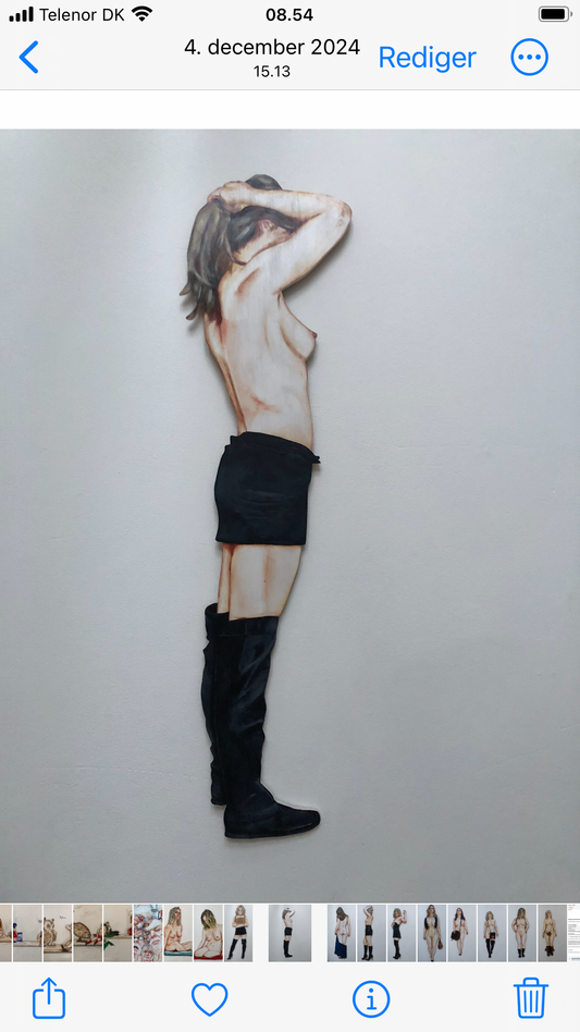 Holding Hair 111 cm